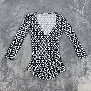 Boden Top Womens Size 4 Blue White Faux Wrap Geometric Tile Jersey Knit